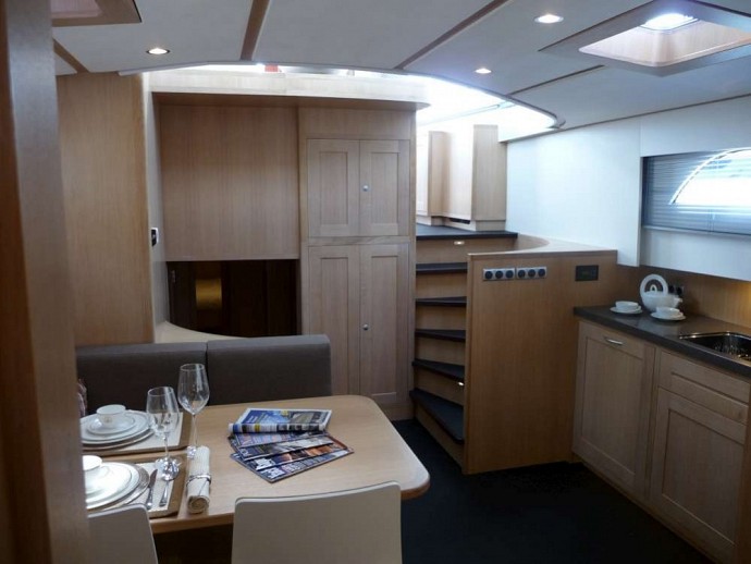 Dining 53'motor yacht